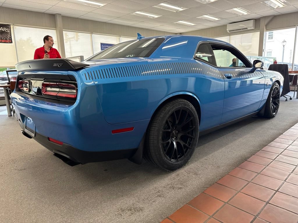 Used 2016 Dodge Challenger SRT Hellcat RWD image 4