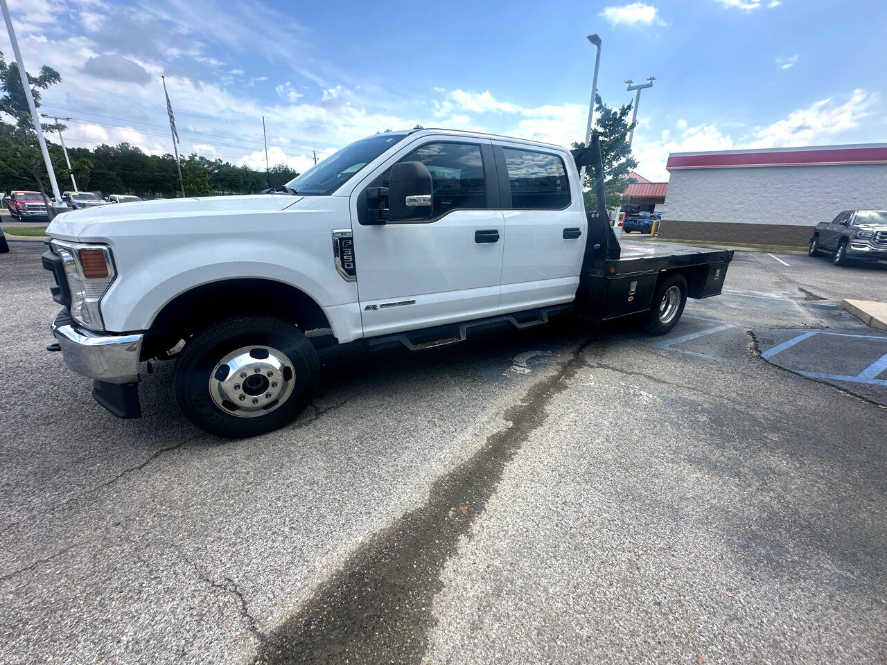 Used 2022 Ford F350 XL w/ Power Equipment Group image 8