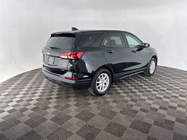 Used 2023 Chevrolet Equinox LS AWD/4WD image 5