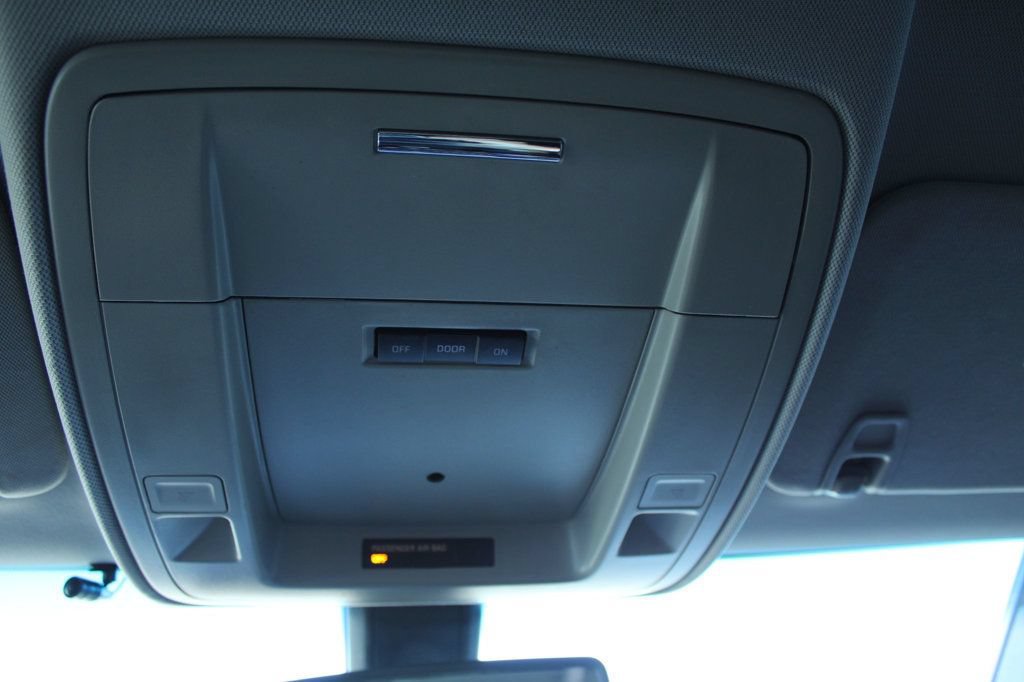 Used 2015 Chevrolet Suburban LS RWD image 21