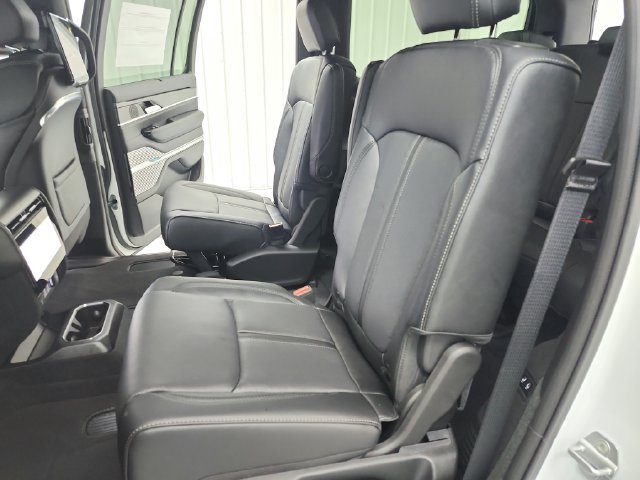 New 2026 Jeep Grand Wagoneer Summit w/ Rear Seat Video Group I AWD/4WD image 34