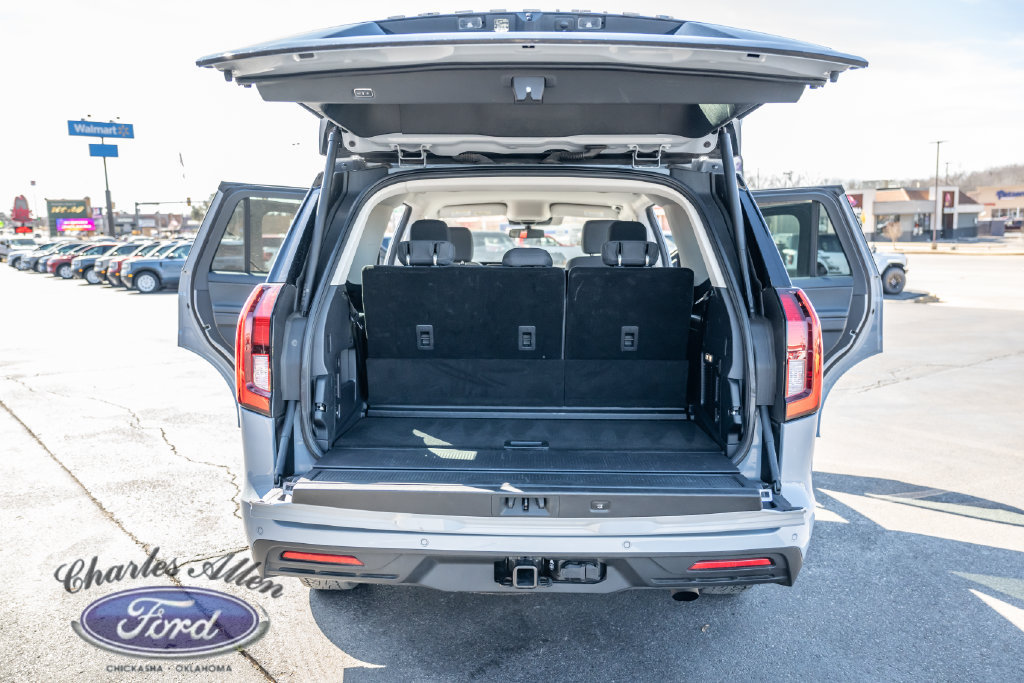 Used 2025 Ford Expedition Active AWD/4WD image 17
