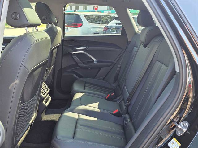 Used 2025 Audi Q5 Premium w/ Convenience Package AWD/4WD image 17
