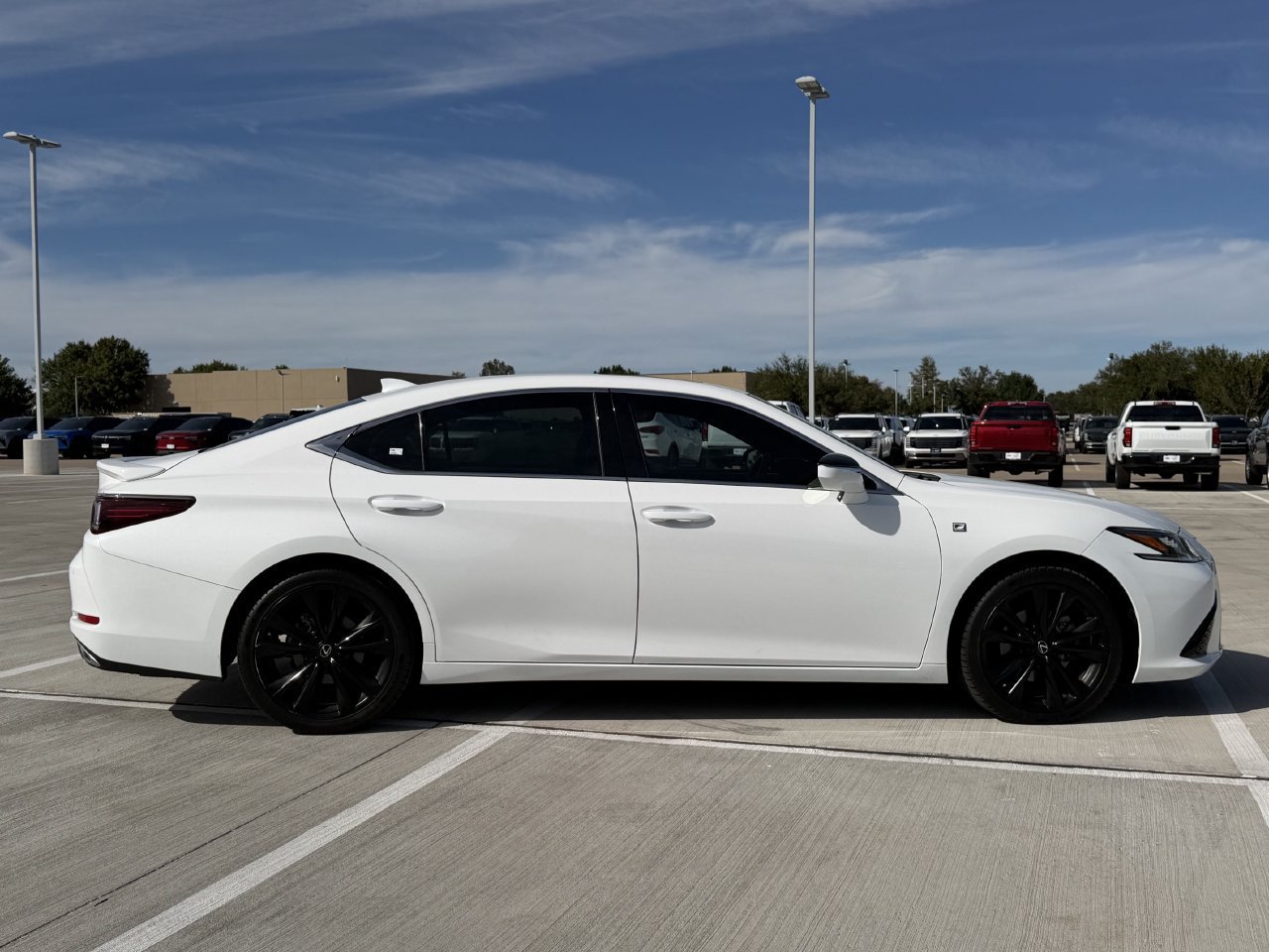 Used 2023 Lexus ES 350 F Sport w/ Accessory Package (Z2) FWD image 3