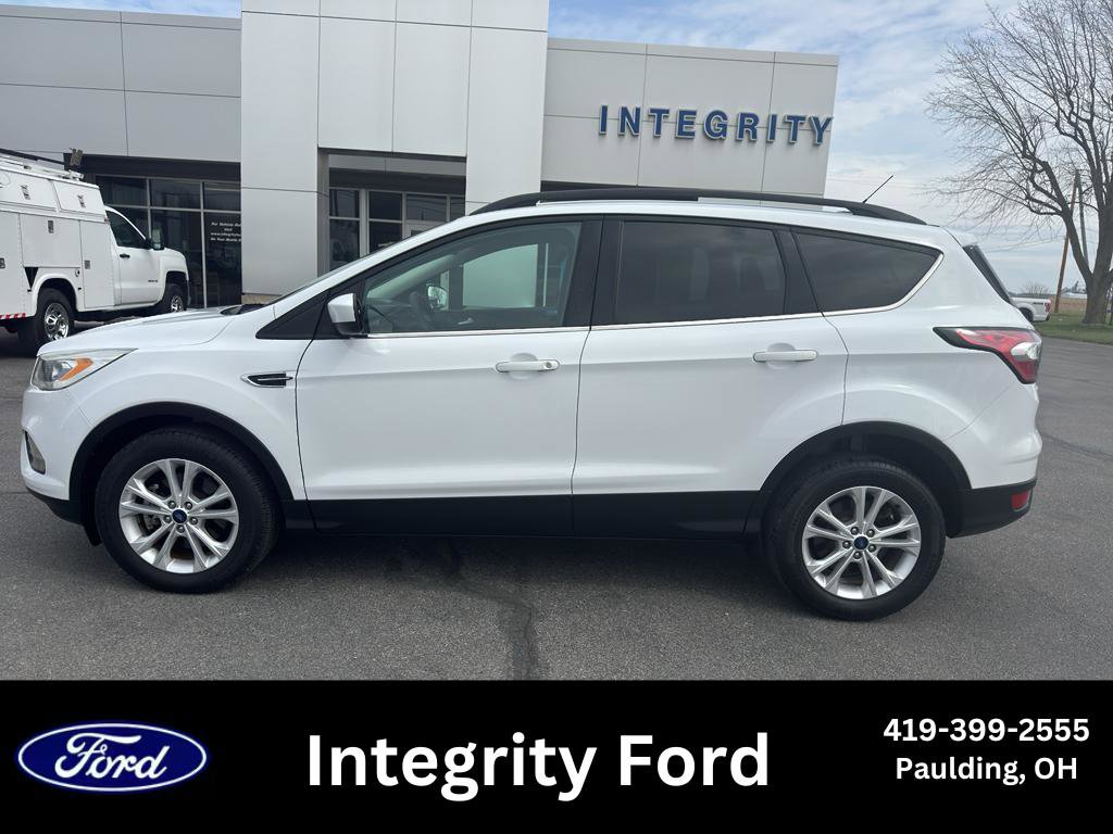Used 2017 Ford Escape SE w/ Equipment Group 201A image 1