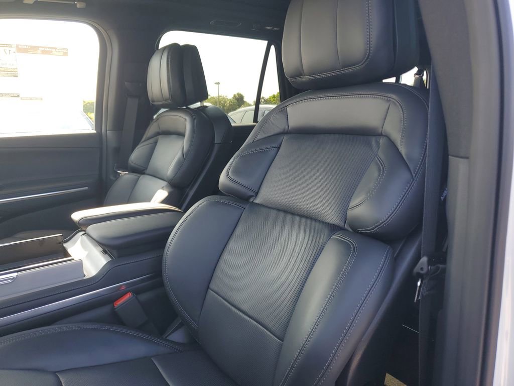 New 2025 Lincoln Navigator L Reserve w/ Jet Appearance Package image 21