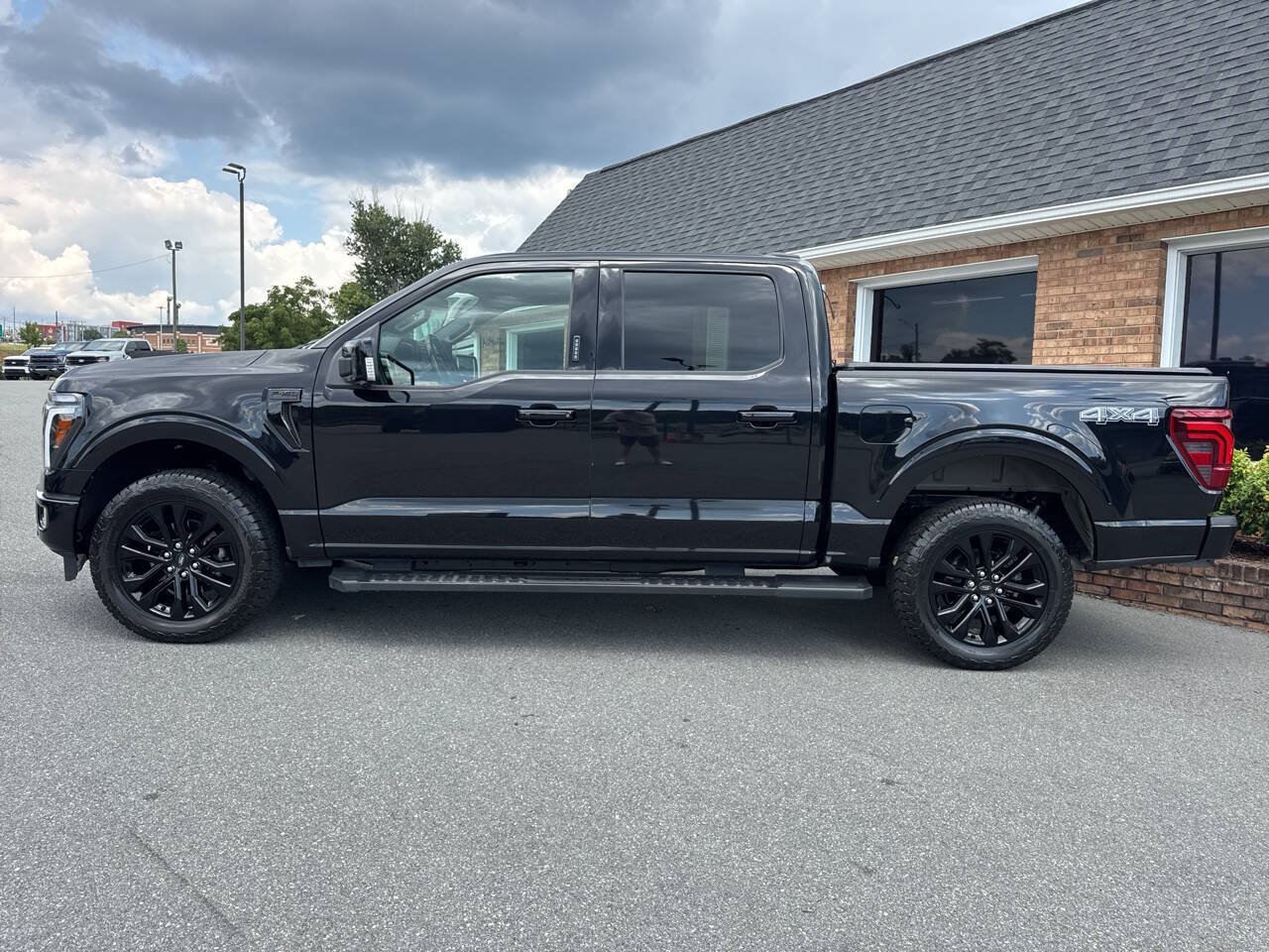 Used 2024 Ford F150 Lariat w/ Equipment Group 502A High AWD/4WD image 19
