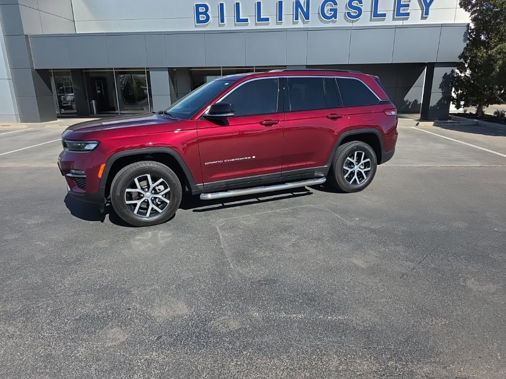 Used 2025 Jeep Grand Cherokee Limited image 2