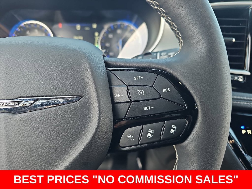 Used 2026 Chrysler Pacifica Limited w/ S Appearance Package FWD image 19