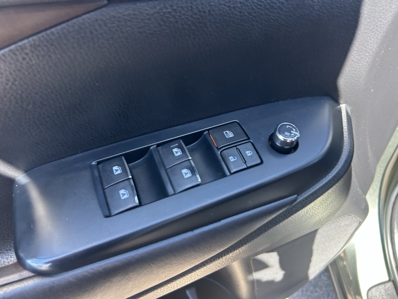 Used 2017 Toyota Highlander Limited FWD image 32