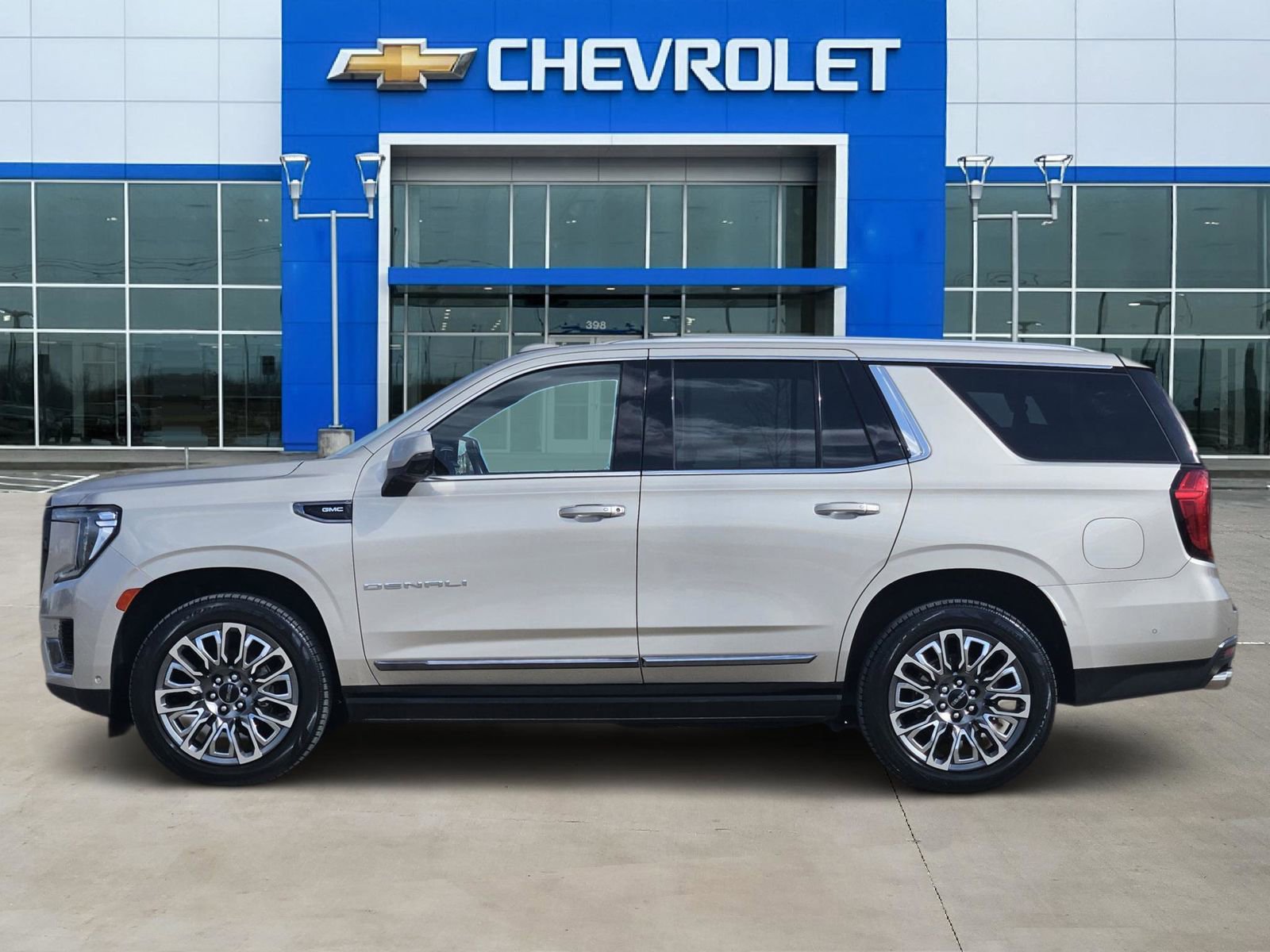 Certified 2023 GMC Yukon Denali Ultimate image 3