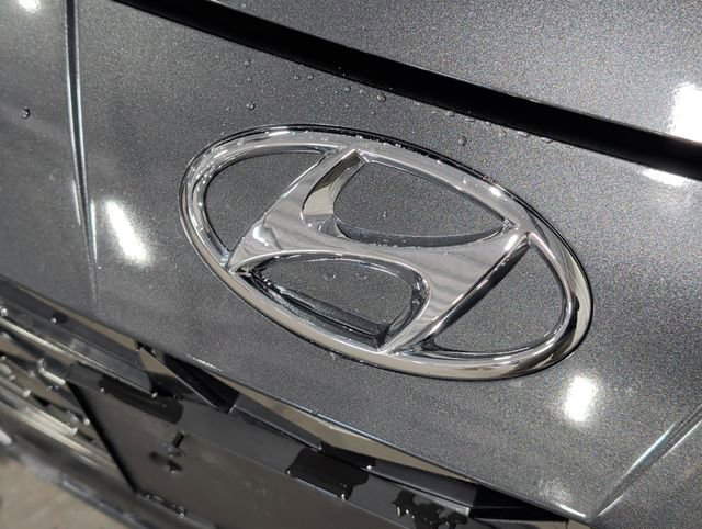 Used 2023 Hyundai Elantra Limited image 36