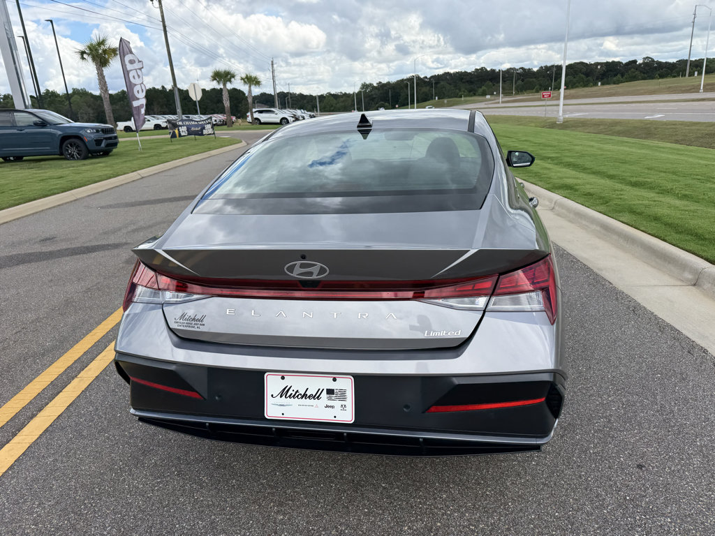 Used 2024 Hyundai Elantra Limited FWD image 7