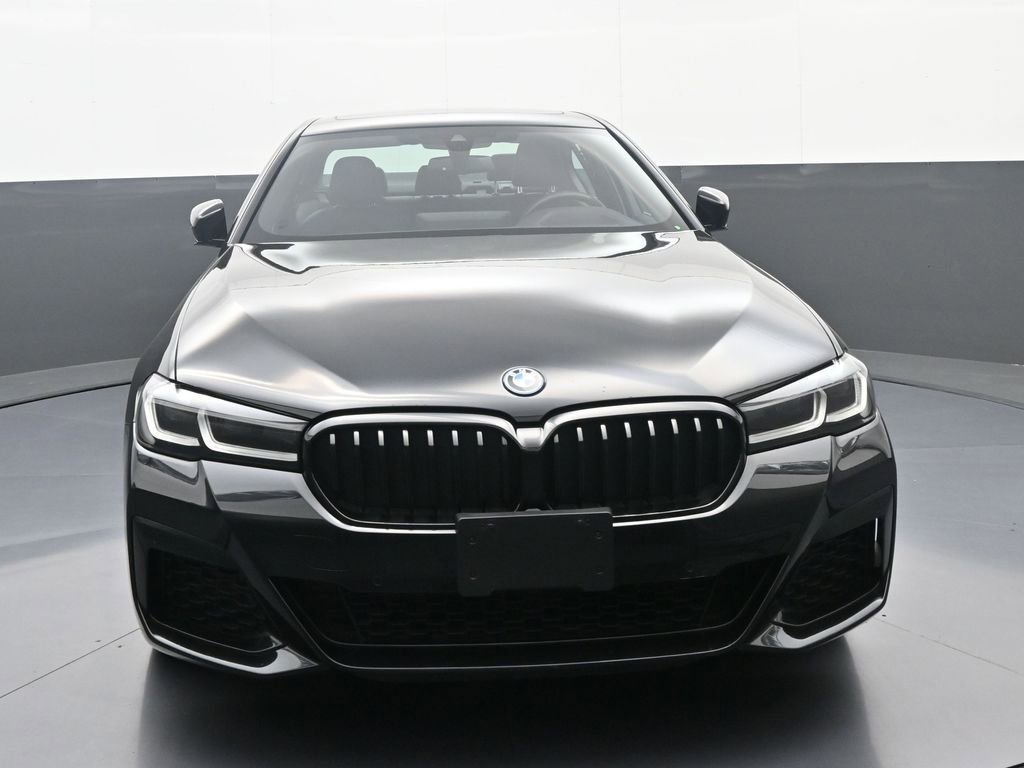 Used 2023 BMW 530e xDrive w/ Premium Package AWD/4WD image 2