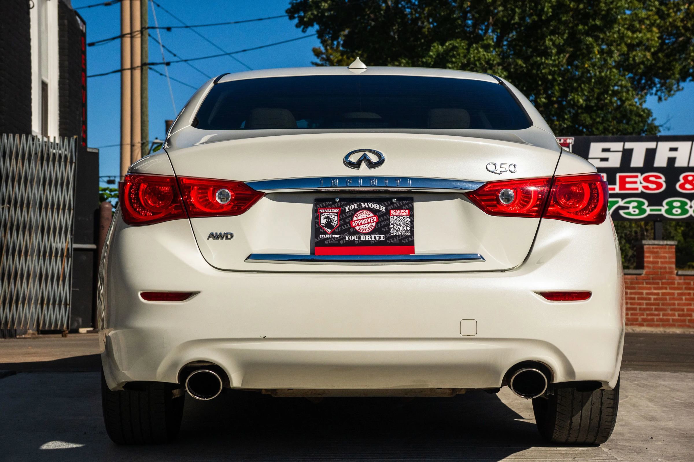 Used 2017 INFINITI Q50 Signature Edition image 3