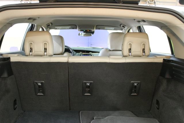 Used 2022 Cadillac XT4 Luxury w/ Driver Awareness Package AWD/4WD image 17