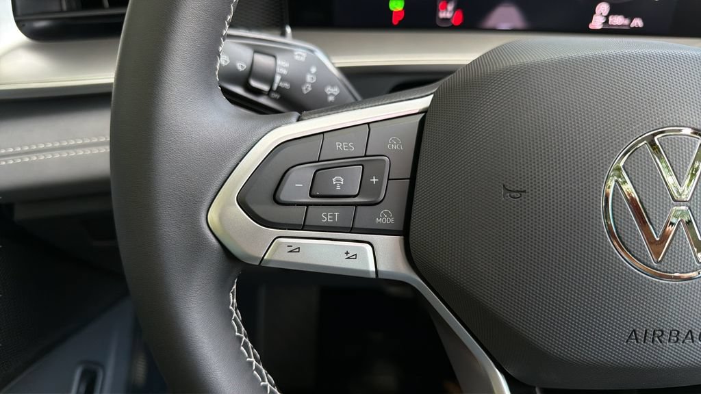 New 2026 Volkswagen Tiguan SE AWD/4WD image 21