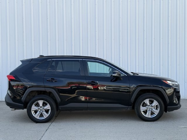 Used 2025 Toyota RAV4 XLE FWD image 3