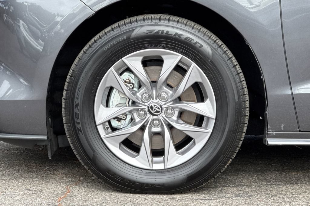 Certified 2025 Toyota Sienna XLE w/ XLE Plus Package AWD/4WD image 27