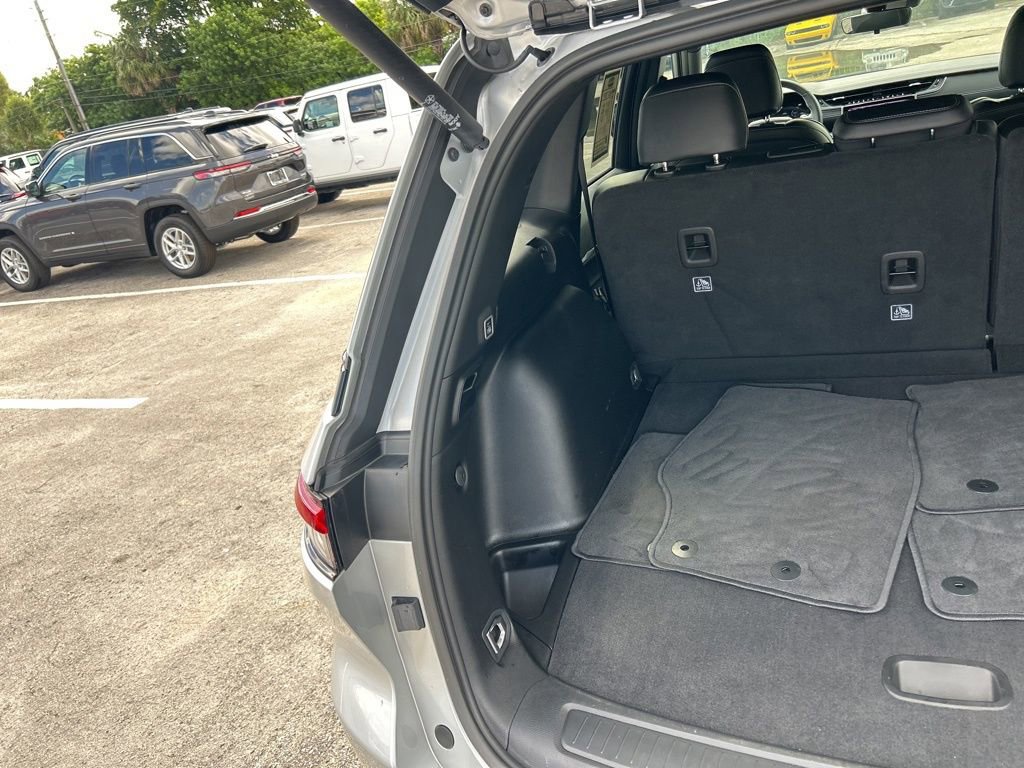 Certified 2025 Jeep Grand Cherokee Limited w/ Black Appearance Package image 32