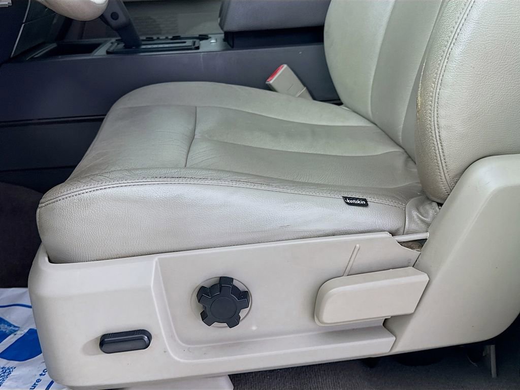 Used 2014 Ford Expedition XLT RWD image 22