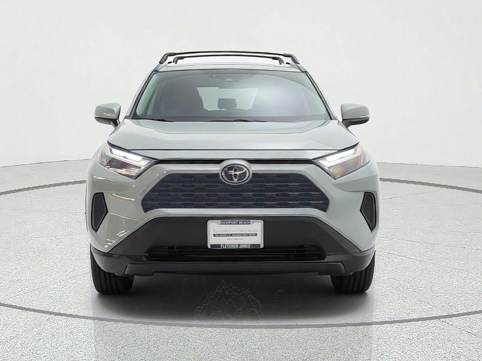 Used 2023 Toyota RAV4 XLE w/ Convenience Package FWD image 2