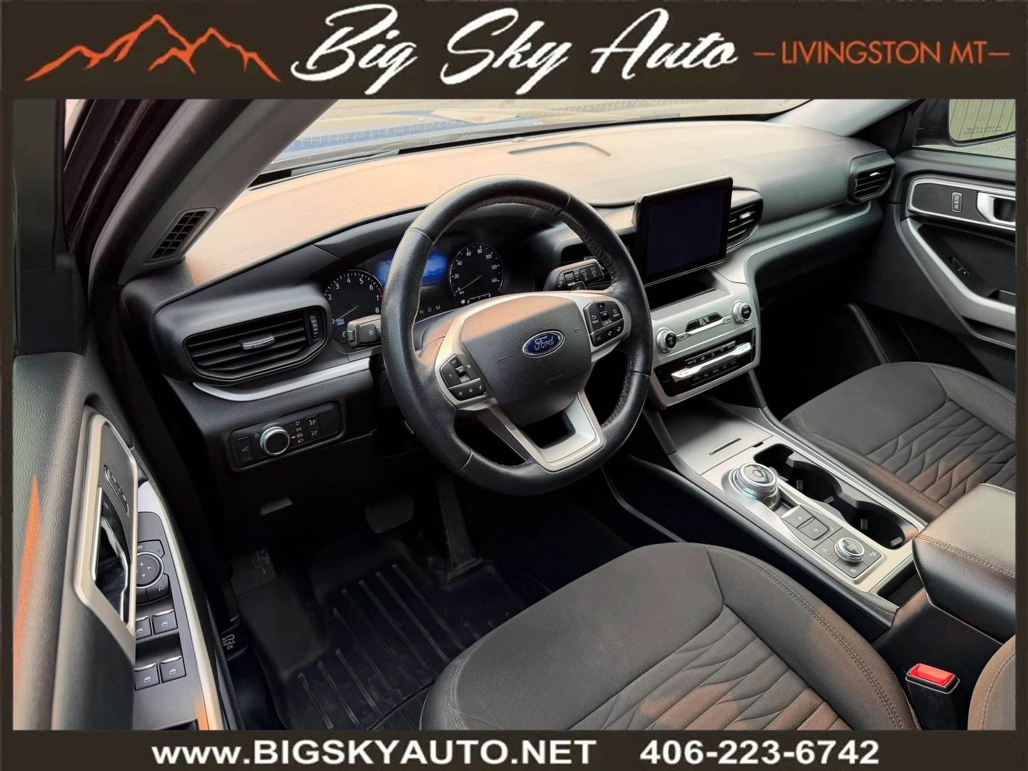 Used 2021 Ford Explorer XLT w/ Class III Trailer Tow Package AWD/4WD image 12