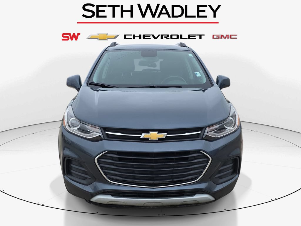 Used 2022 Chevrolet Trax LT w/ LT Convenience Package FWD image 2