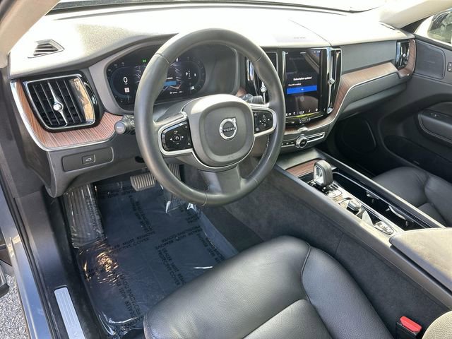 Used 2023 Volvo XC60 B5 Plus image 9