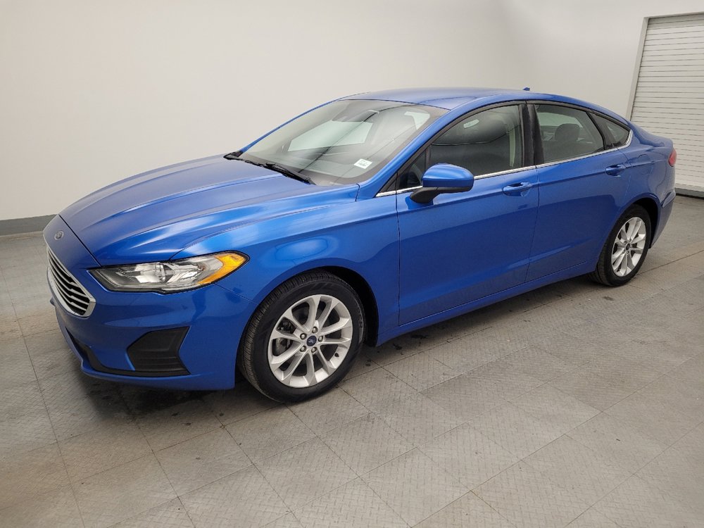 Used 2020 Ford Fusion SE image 2