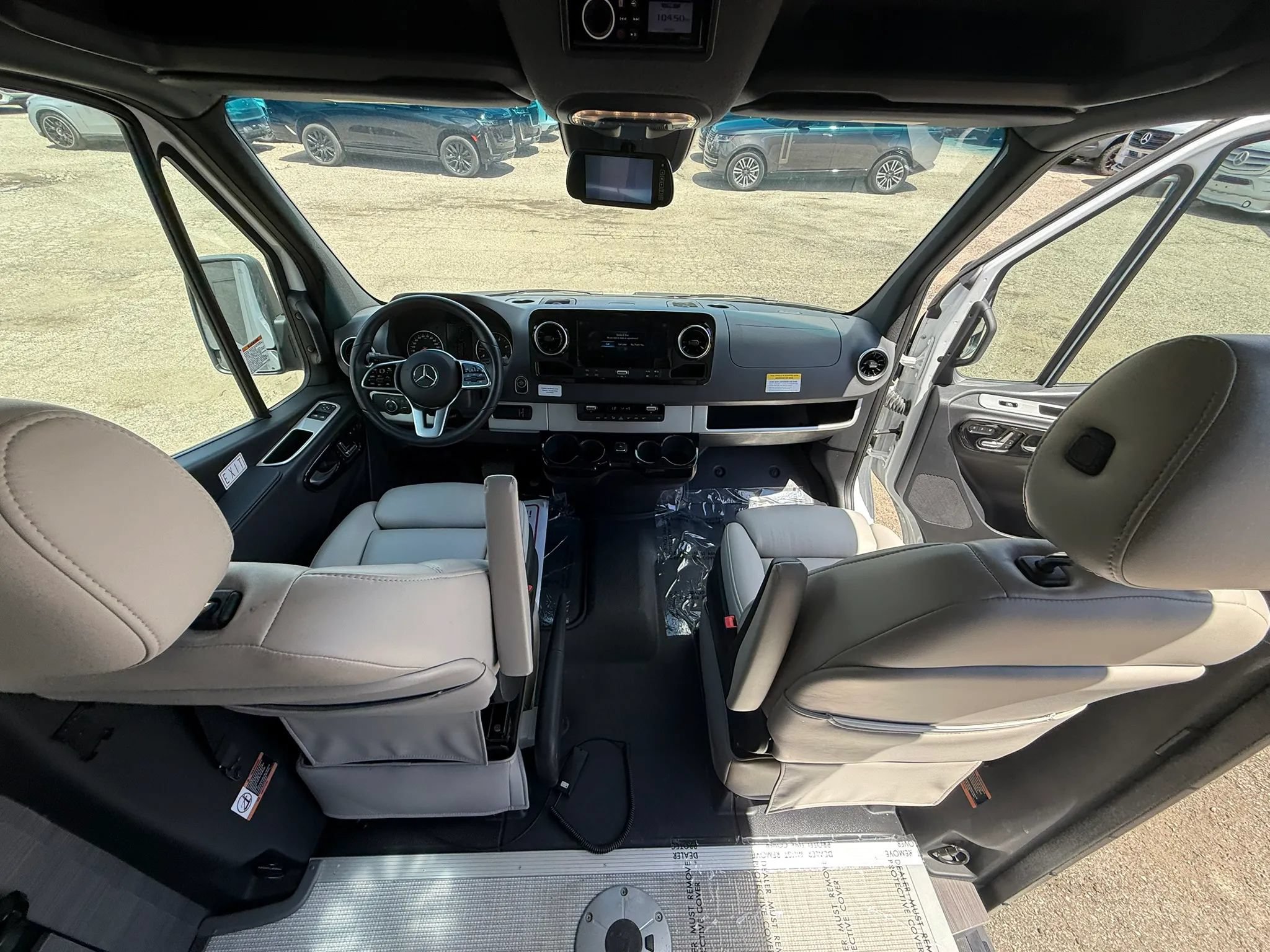 Used 2022 Mercedes-Benz Sprinter 3500 w/ Parking Package image 37