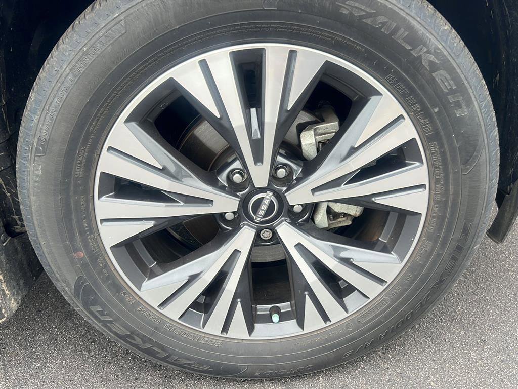 Used 2023 Nissan Rogue SV w/ SV Premium B Package FWD image 14