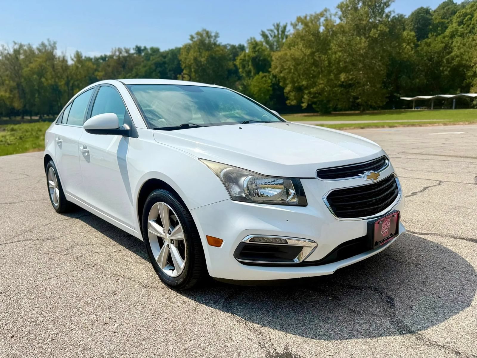 Used 2015 Chevrolet Cruze LT FWD image 3