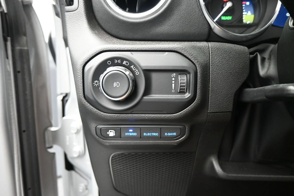 Used 2023 Jeep Wrangler Unlimited Sahara w/ Cold Weather Group AWD/4WD image 12