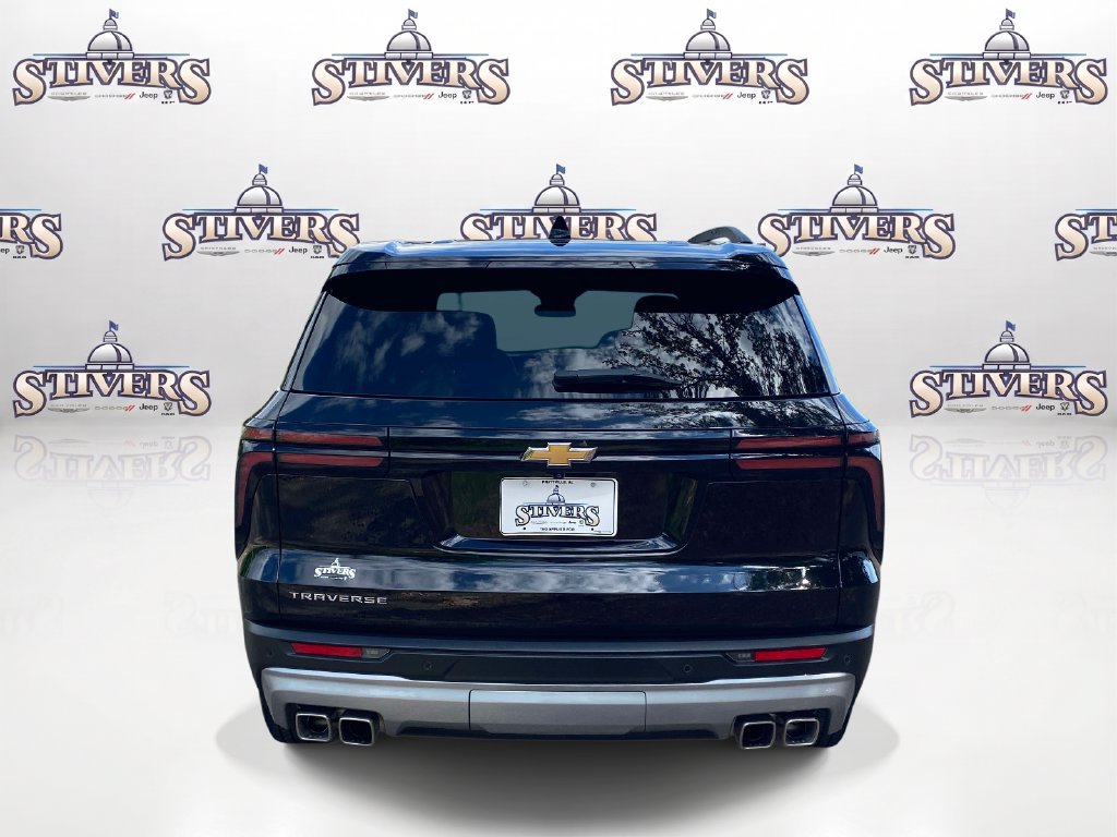 Used 2026 Chevrolet Traverse LT FWD image 7