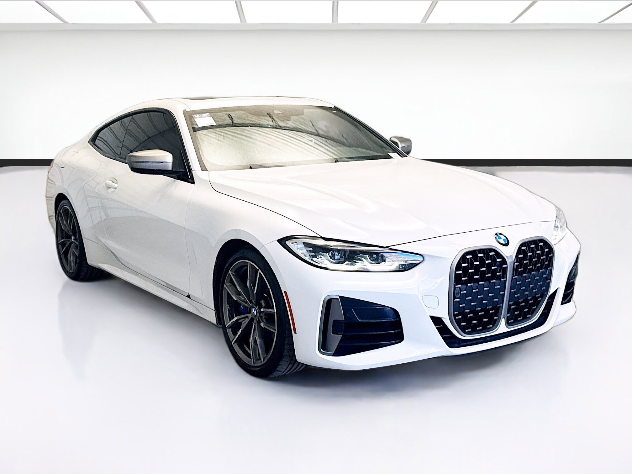 Used 2023 BMW M440i Coupe image 3