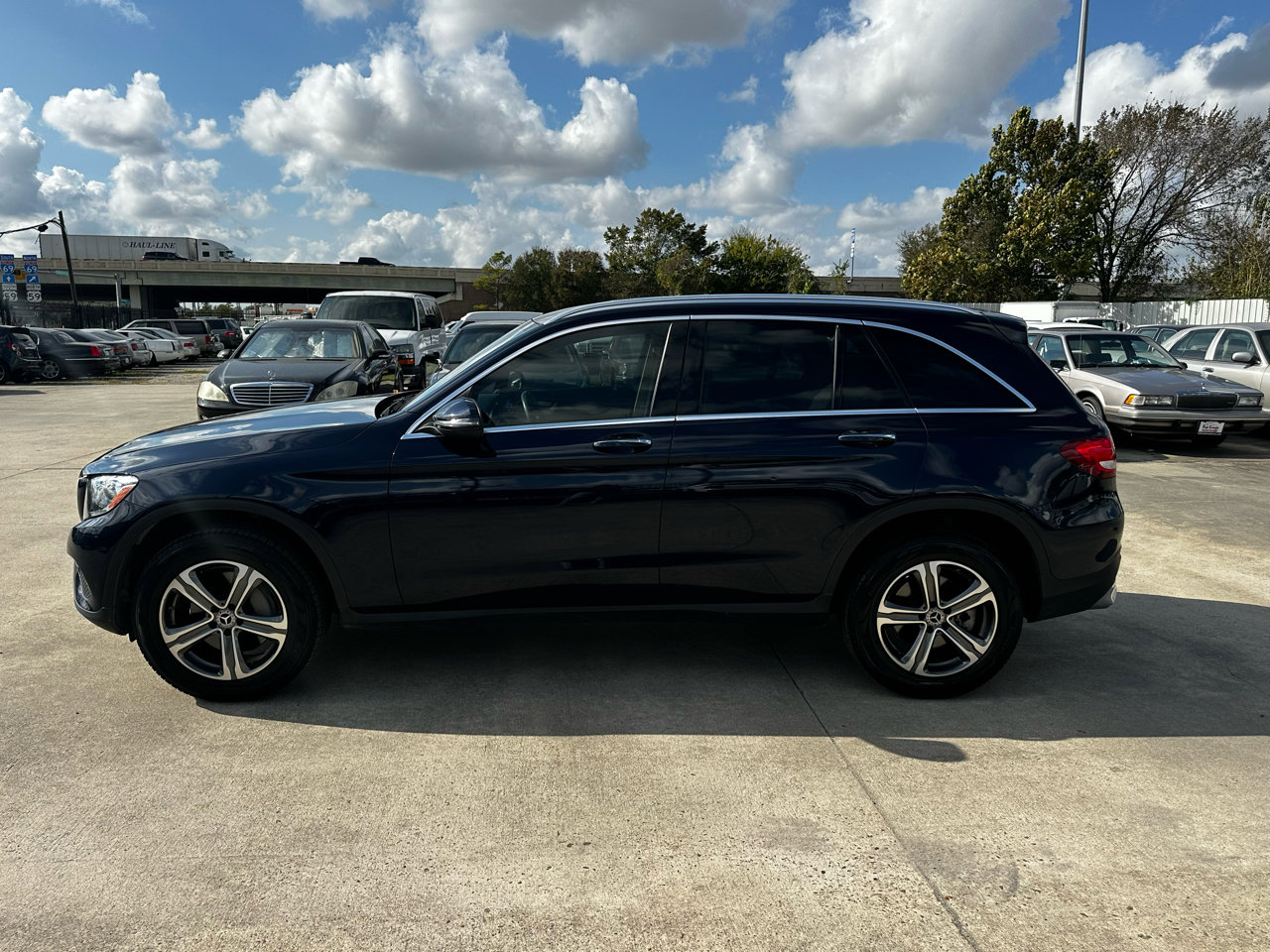 Used 2019 Mercedes-Benz GLC 300 image 2