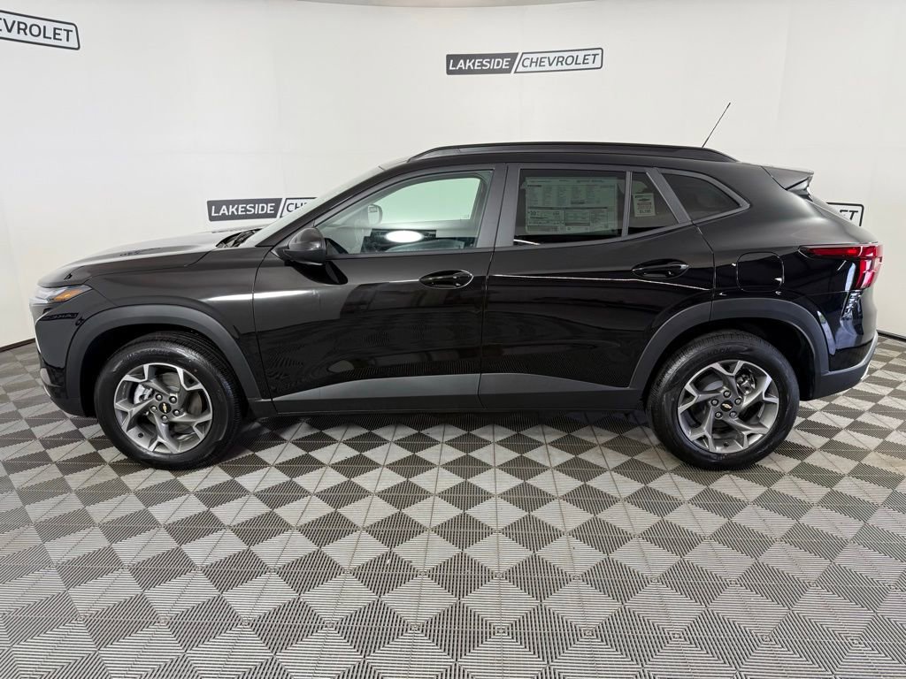 New 2026 Chevrolet Trax LT w/ Driver Confidence Package FWD image 3