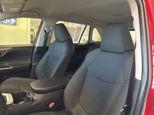 New 2025 Toyota RAV4 LE image 10