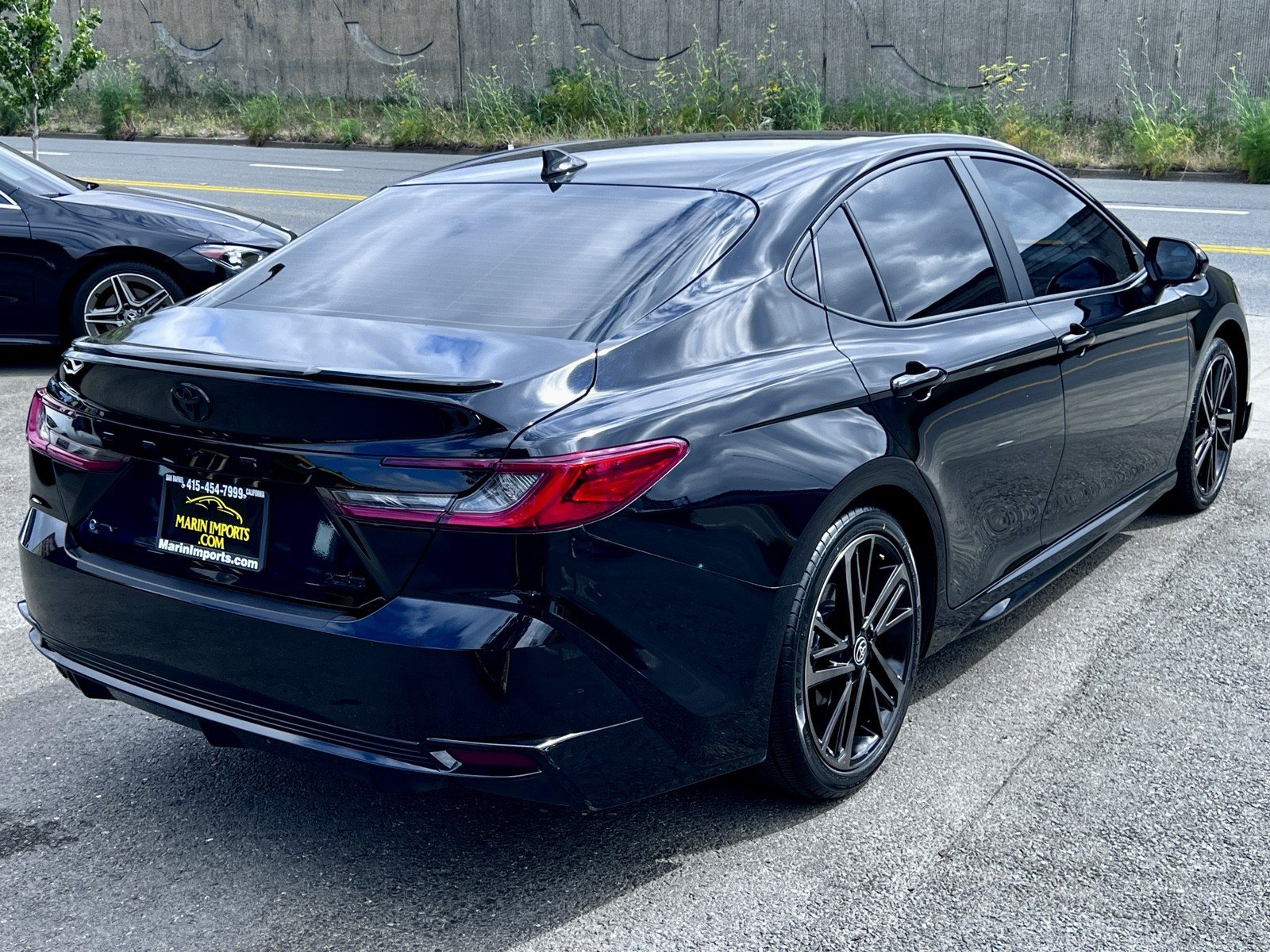 Used 2025 Toyota Camry XSE FWD image 6