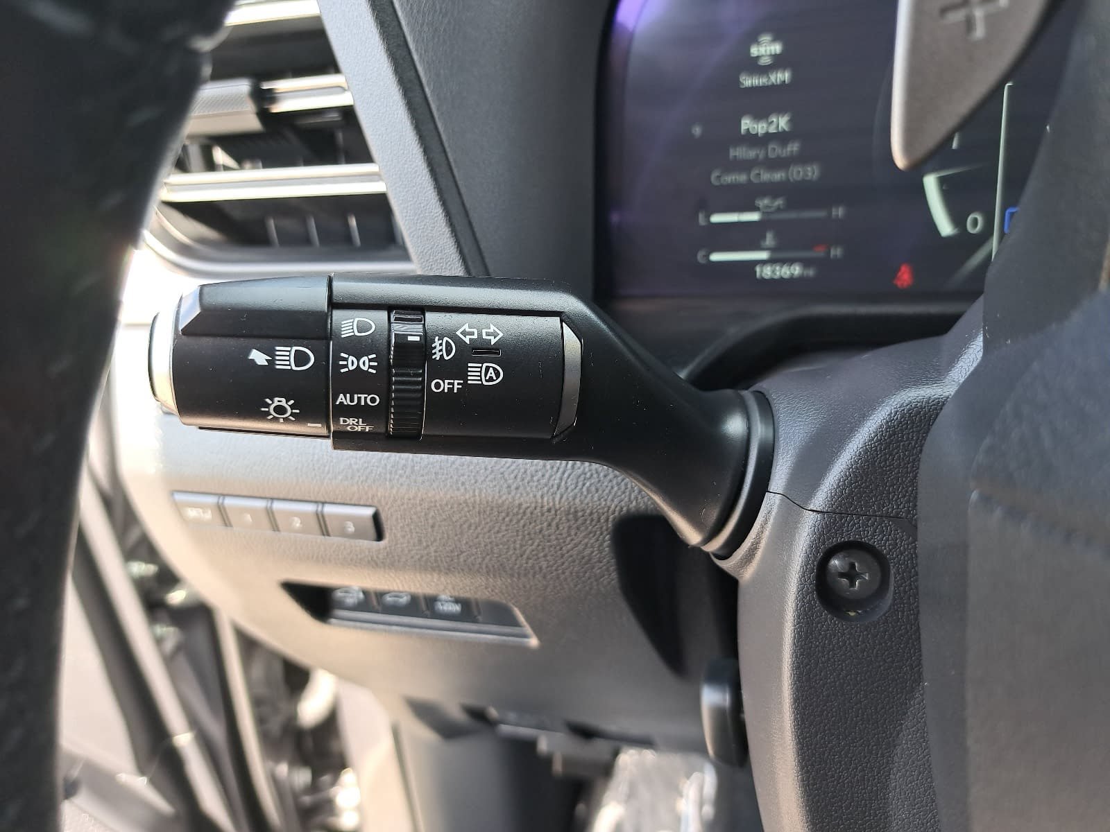 Used 2024 Lexus GX 550 w/ Cold Area Package AWD/4WD image 29