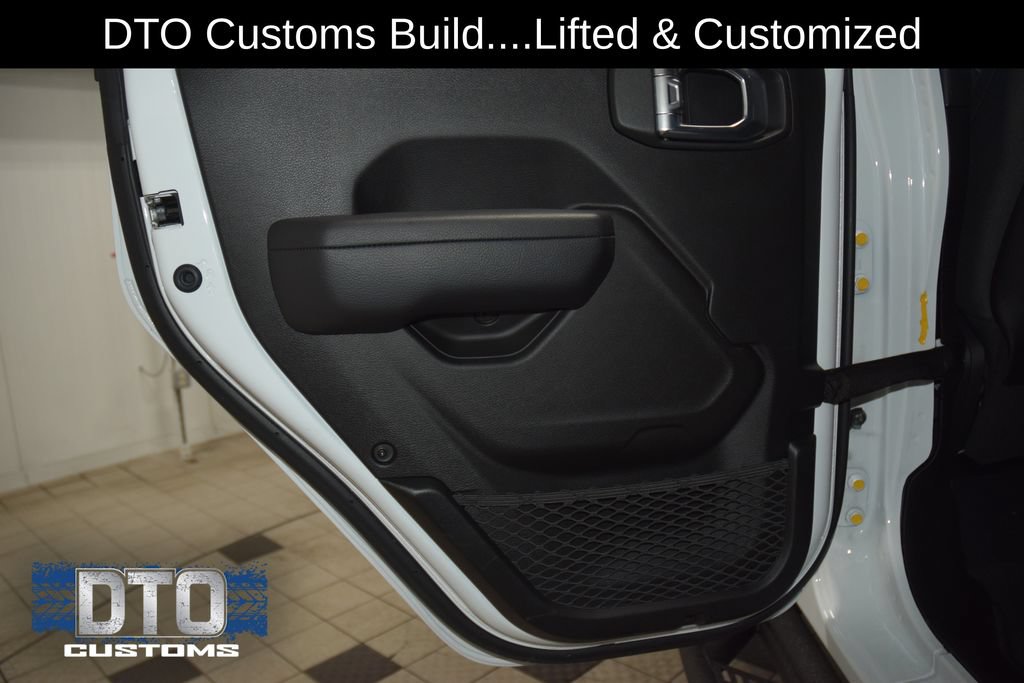 Used 2025 Jeep Wrangler Unlimited Rubicon AWD/4WD image 41