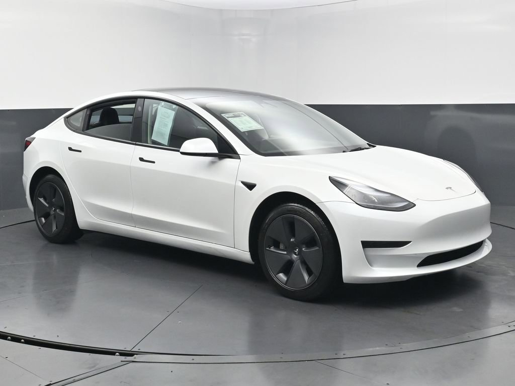 Used 2023 Tesla Model 3 Standard Range RWD image 2