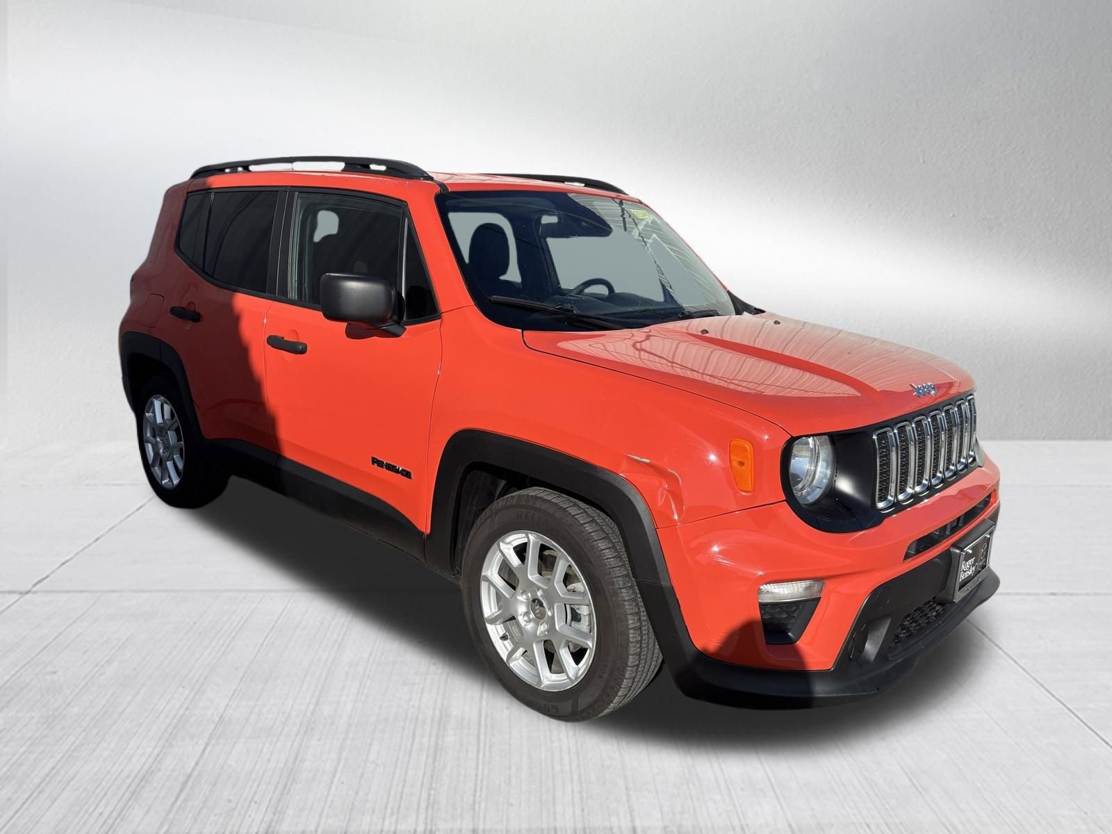 Used 2021 Jeep Renegade Sport w/ Sport Appearance Group FWD image 3