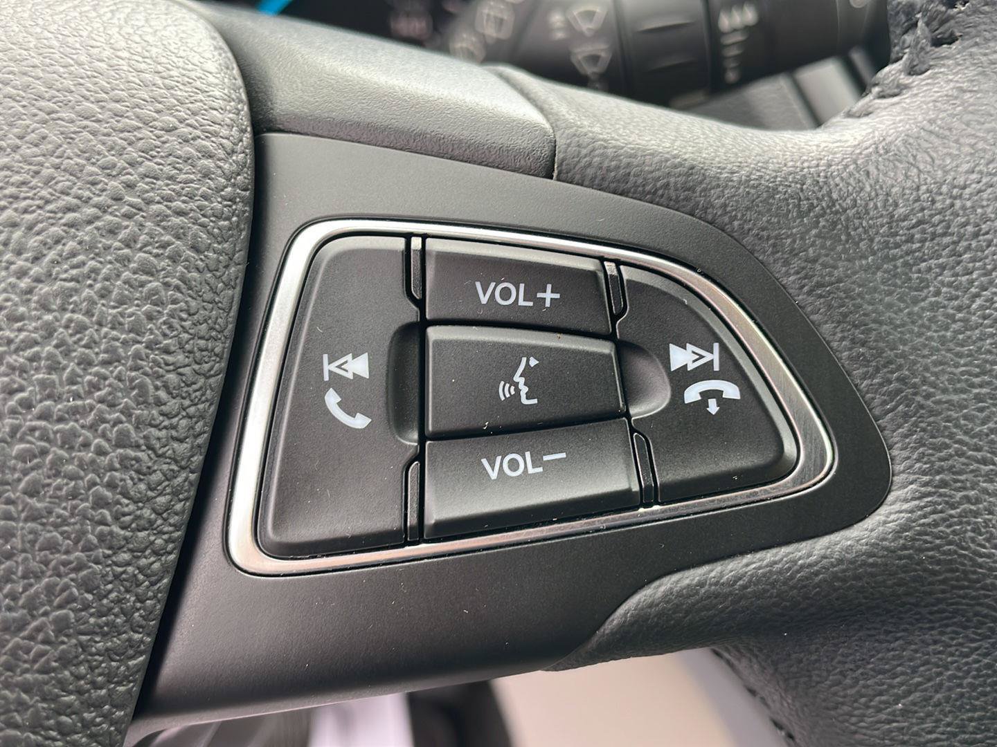 Used 2019 Ford Escape SEL FWD image 16