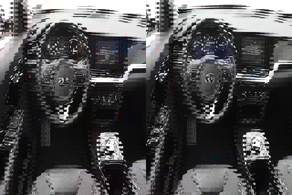 Used 2021 Kia Niro EX w/ Cold Weather Package image 13