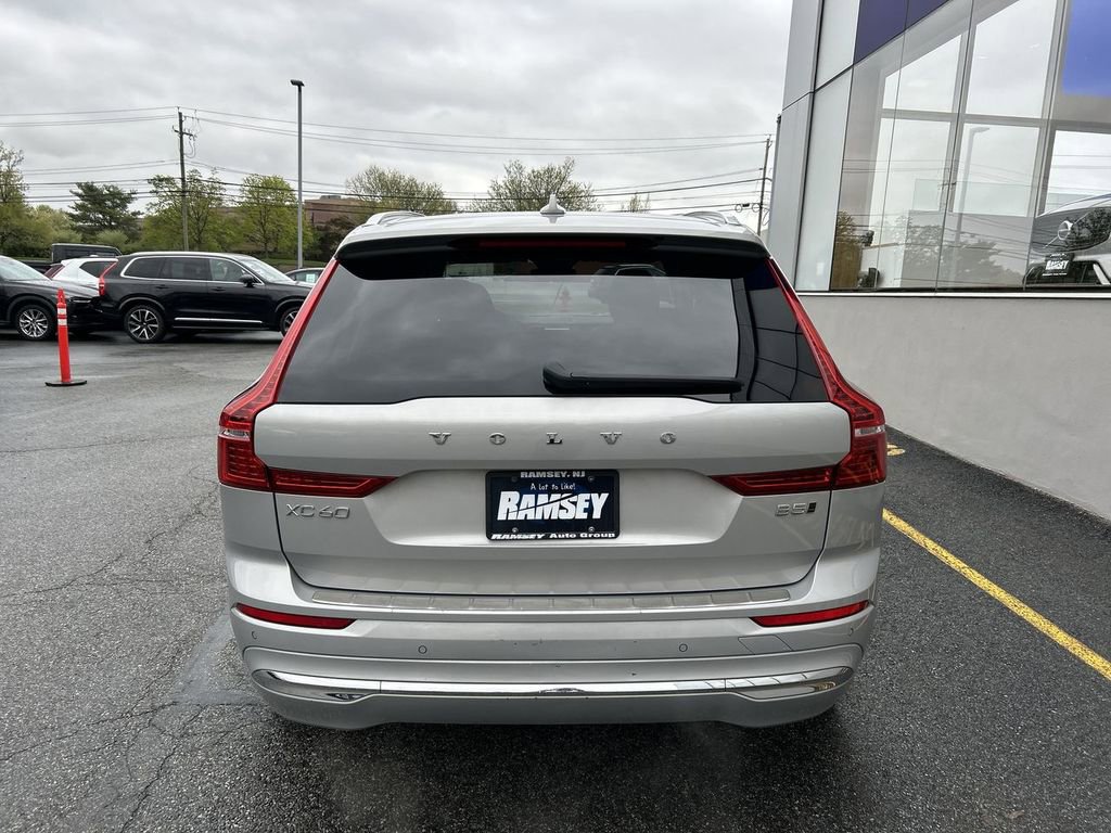 Certified 2023 Volvo XC60 B5 Plus AWD/4WD image 7