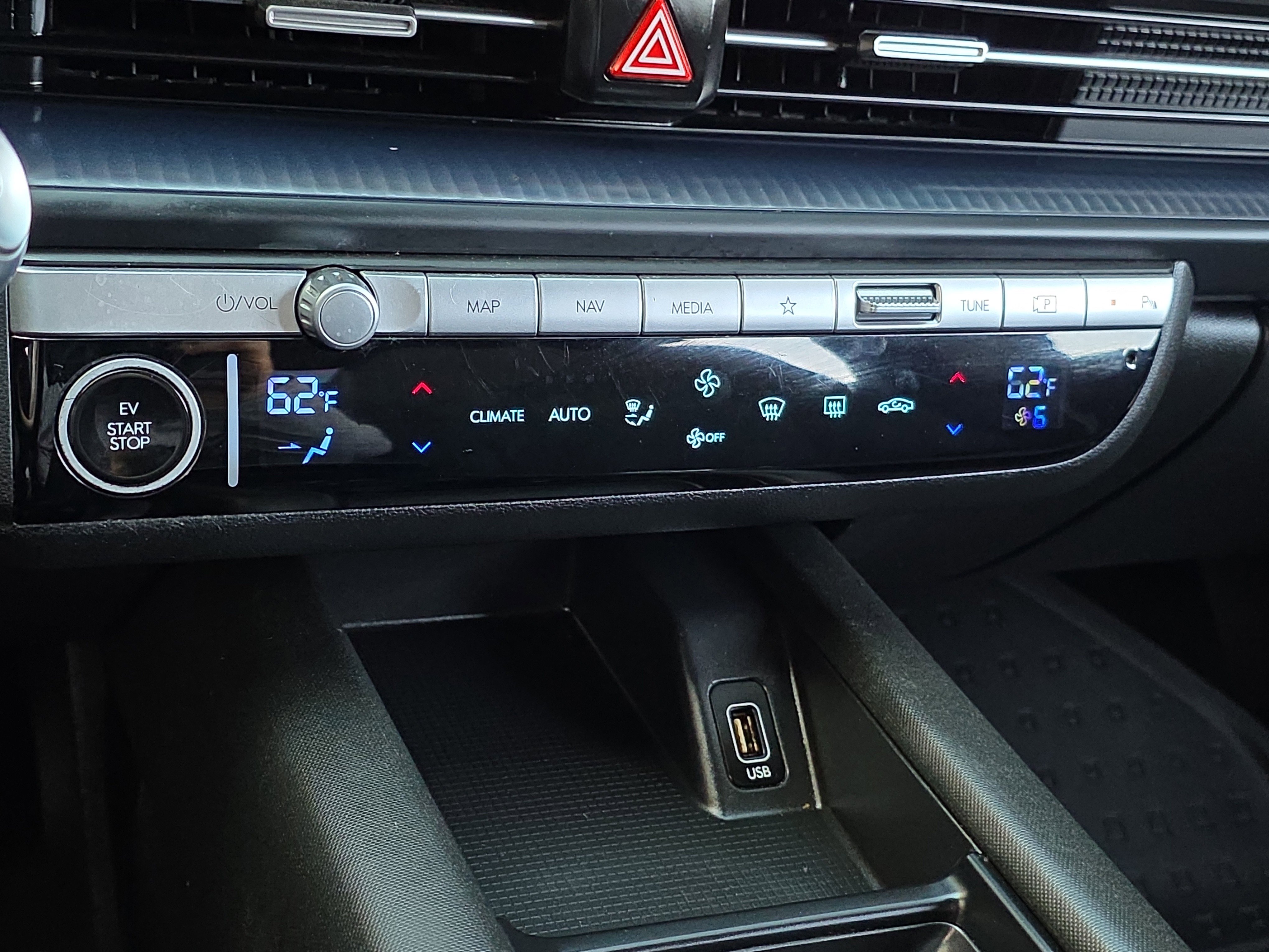 Used 2024 Hyundai Ioniq 6 SE image 25