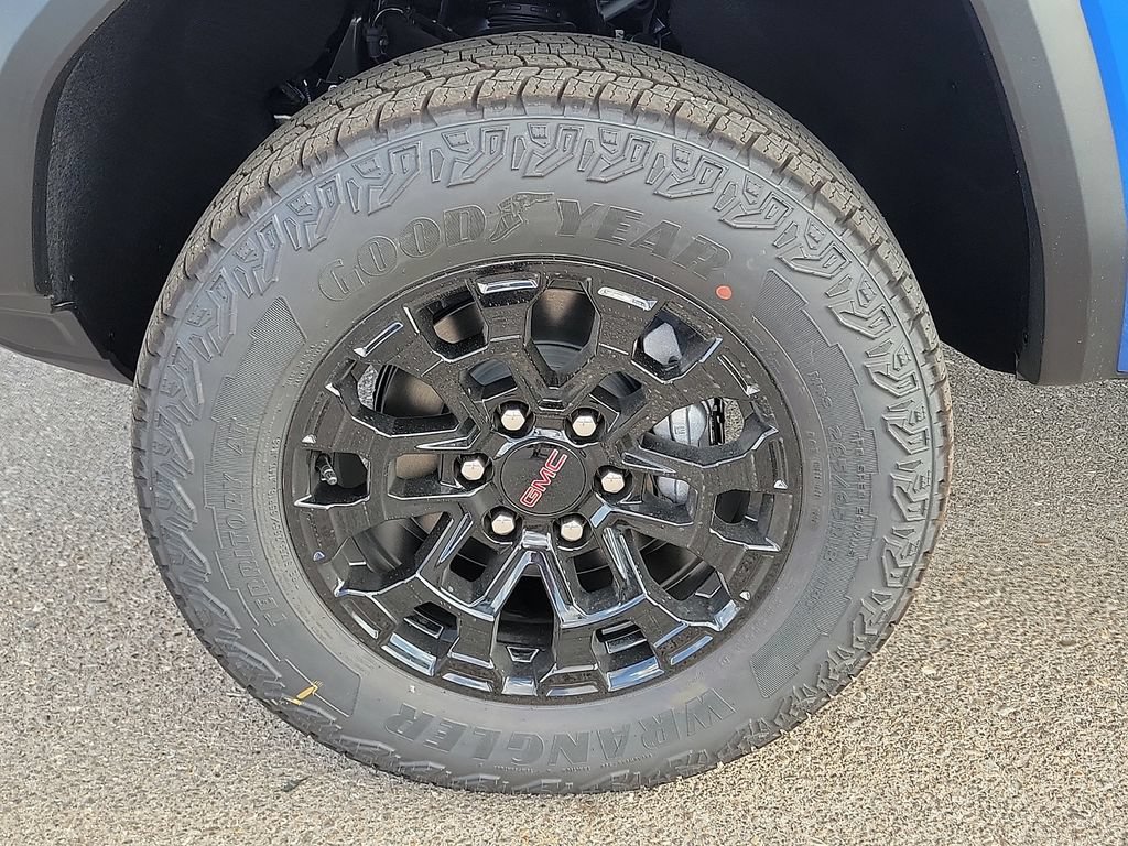 New 2026 GMC Canyon Elevation w/ Convenience Package RWD image 17