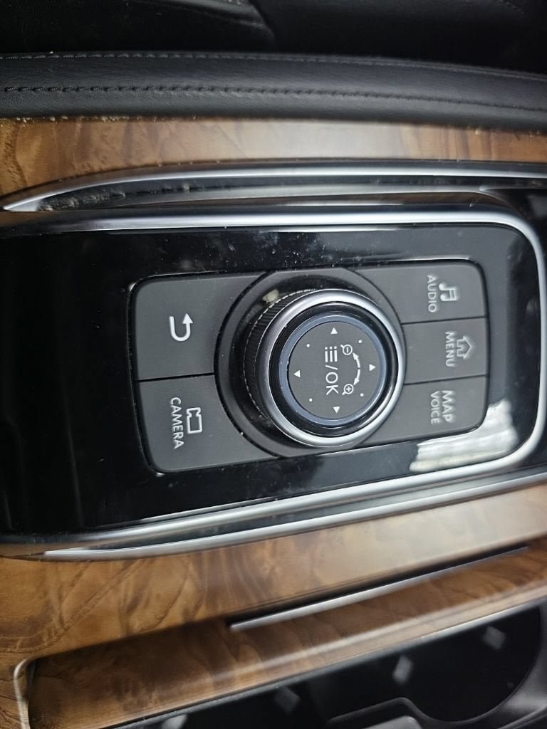 Used 2023 Nissan Armada SL w/ Captain's Chairs Package AWD/4WD image 34